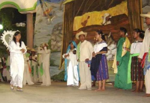 Despiden actividad escolar, fomentando tradiciones navideñas |  EnLí